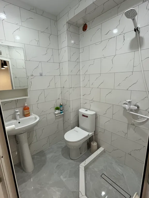 Номер в котеджном доме у моря в 3 минутах до пляжа