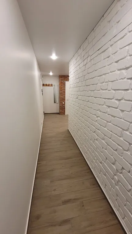 Квартира в роскошном современном коттедже с болшой кухней гостинной