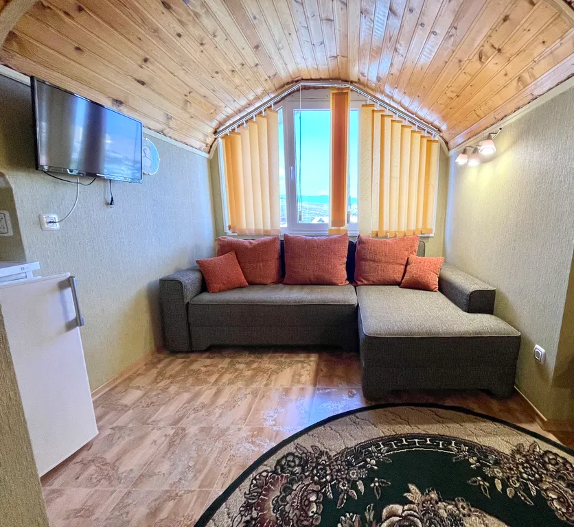 Мансарда четырёхместная с видом на горы