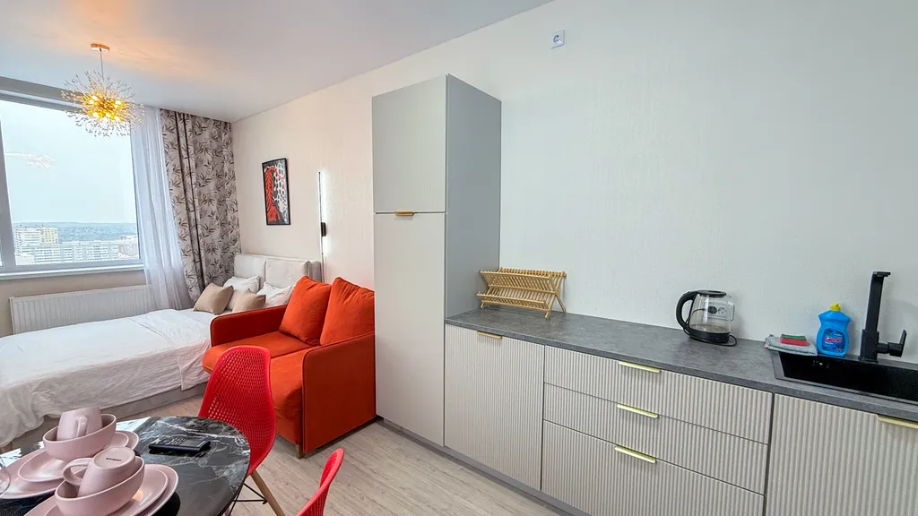 Студия на высоком этаже