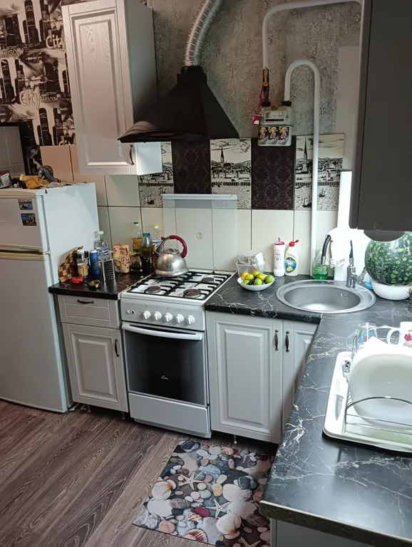 Терем с мансардой в дивном лесу у моря, с новым ремонтом и обстановкой