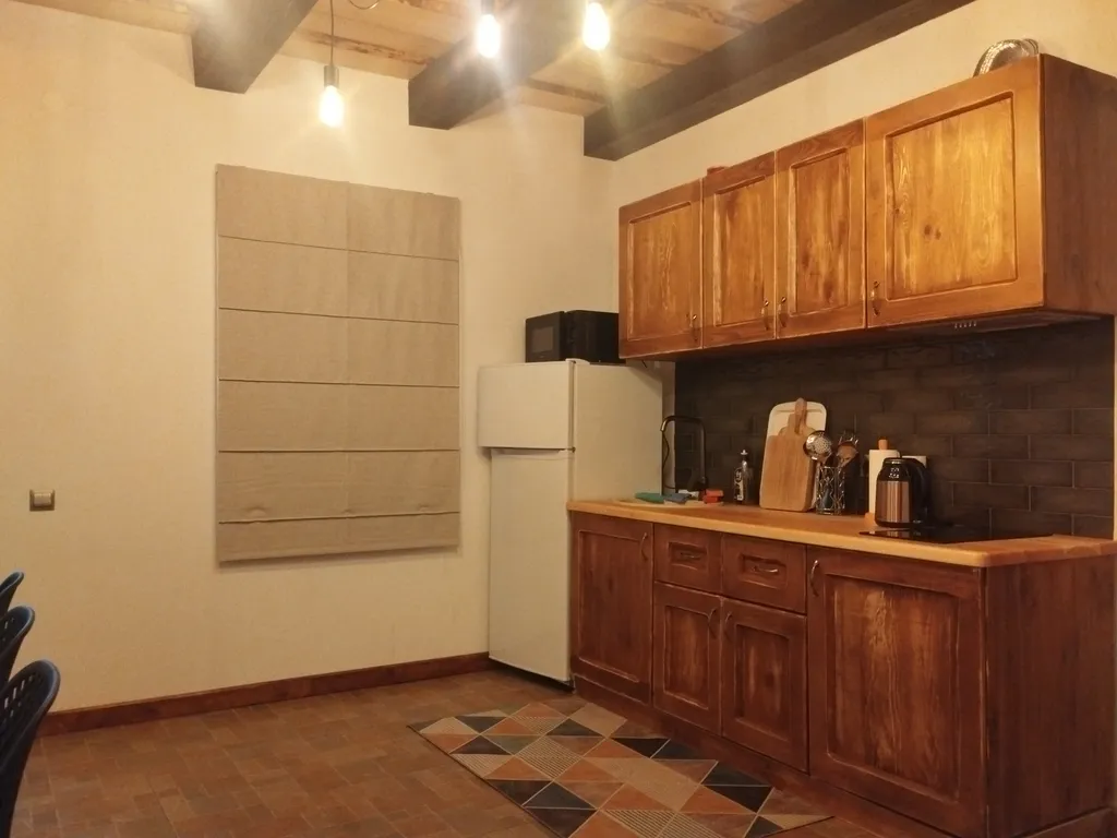 Дом с озером, река, лес