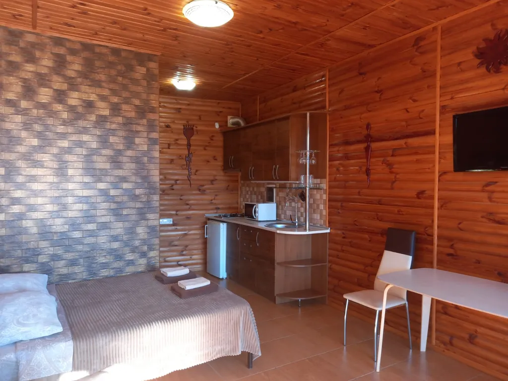 Студия с балконом и панорамными окнами