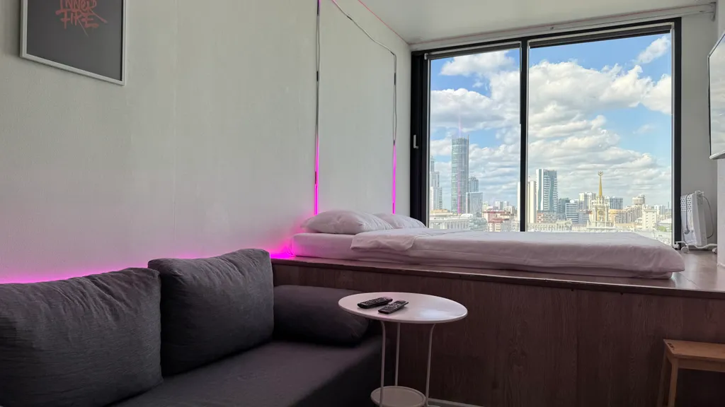 Апартаменты Pink neonlight