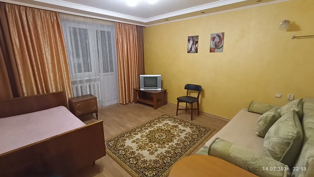 Уютная квартира в жилом районе, рядом с бассейном, магазинами и остановкой