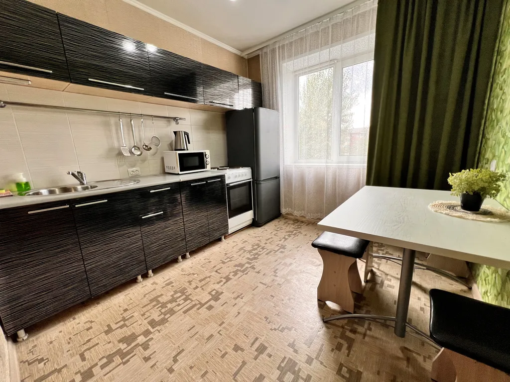 Трёхкомнатная квартира — аренда посуточно в Минусинск