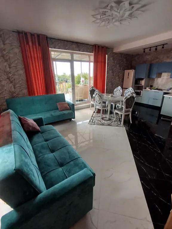 Дом с бассейном