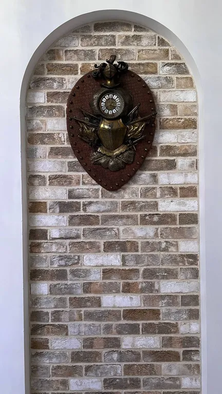 Дом "Вромса" на Хлебной - новый, брутальный, спокойный, комфортный.