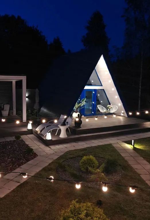 Коттедж Уютный треугольный дом в 25 км от Минска с видом на лес. — аренда посуточно в Логойск