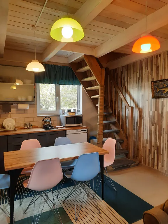 Стильный и просторный дом атмосфера в стиле лофт с баней, бассейном