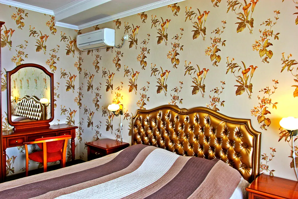 Дом с бассейном