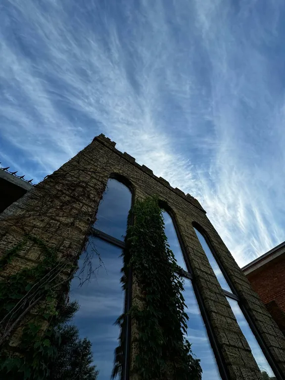 Коттедж Дача на берегу реки в стиле Старый замок — Козет