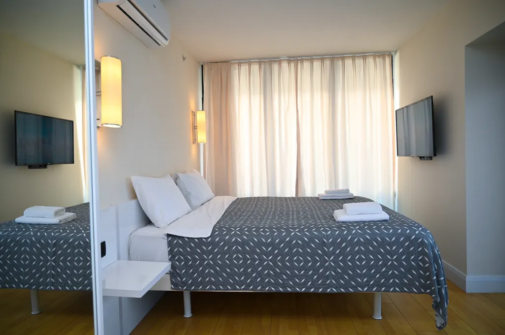 Большая 2+1 с шикарным видом на море и набережную, 22 этаж