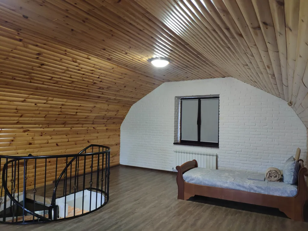 Двухэтажная дача с участком