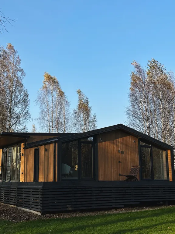 Дом у лесного озера с баней и чаном под Переславлем-Залесским