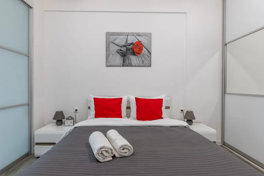 Светлые апартаменты около Dana Mall