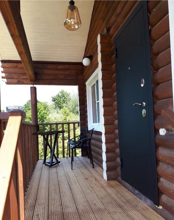 Коттеджи на озере