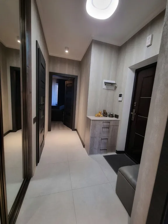 Уютный уголок около лесного озера