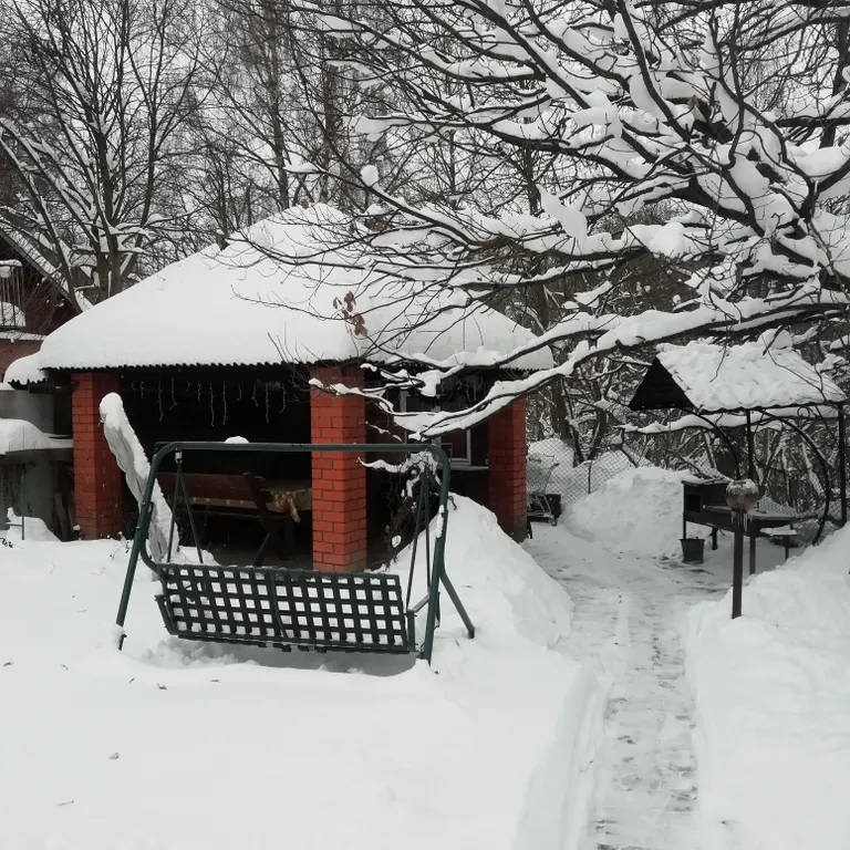 Коттедж под дубом