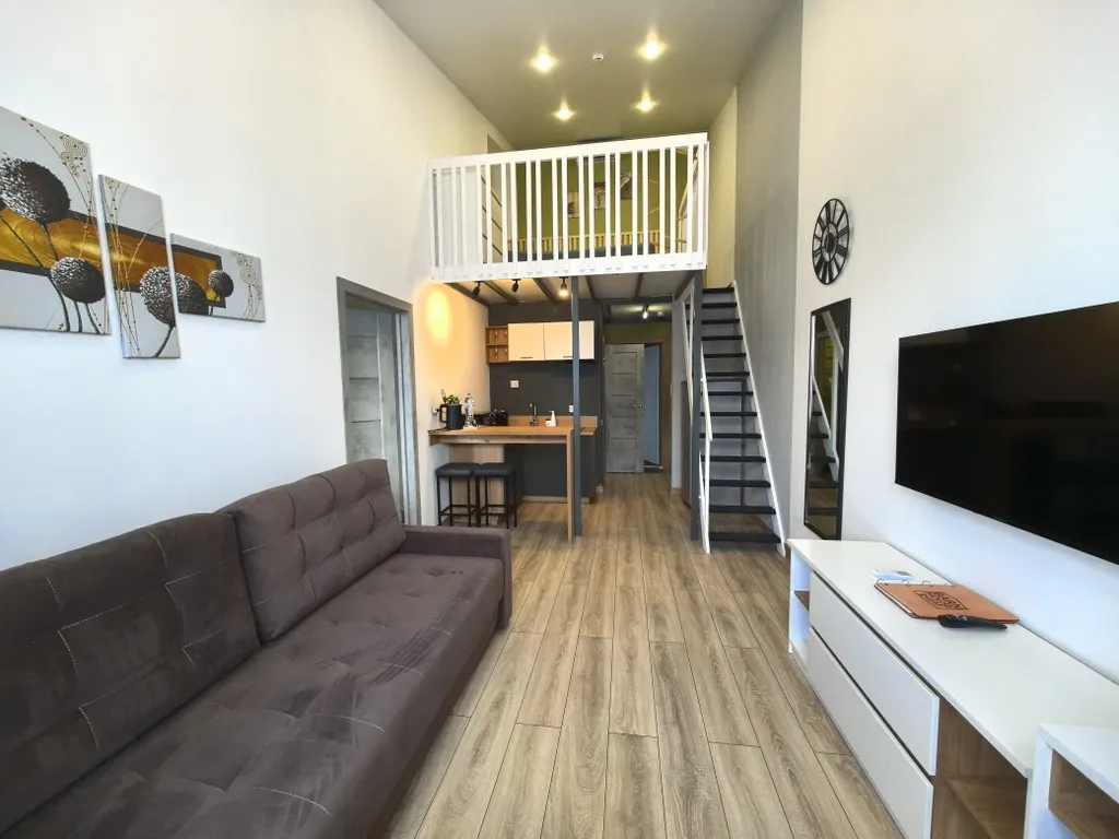 Квартира Двухкомнатная студия с кухней с 2-я санузлами и TV в каждой комнате — Коммунар