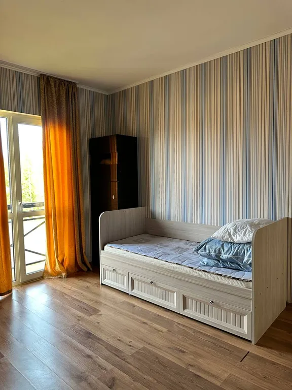 Большой дом на участке 12 соток