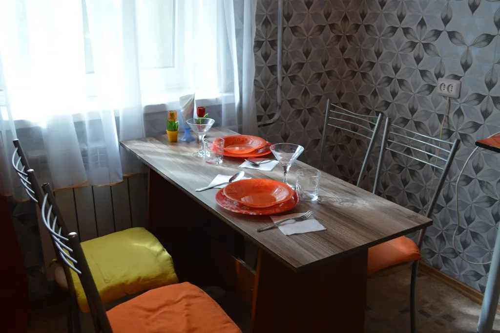 Просторная двушка в центре, парк во дворе дома