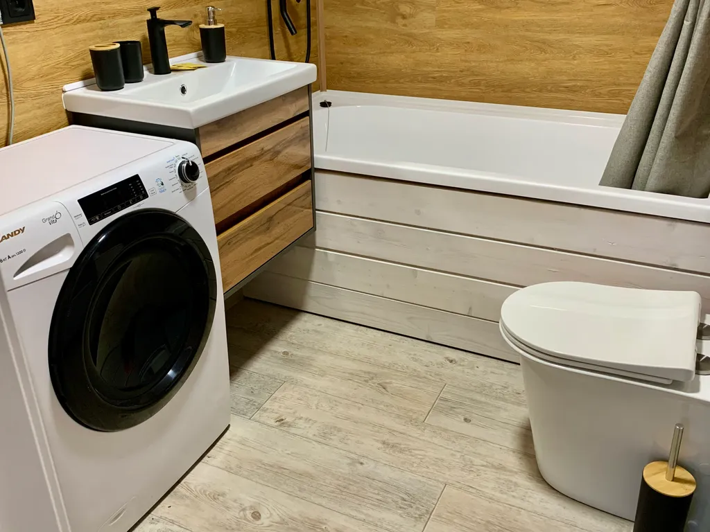 Семейная дача с сауной и камином