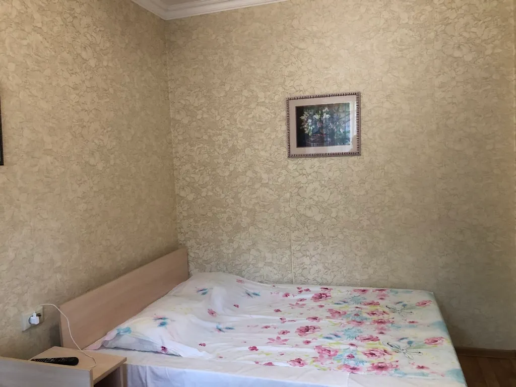 Квартира Квартира Трехместный номер с двухспальным местом и односпальной кроватью — Адлер