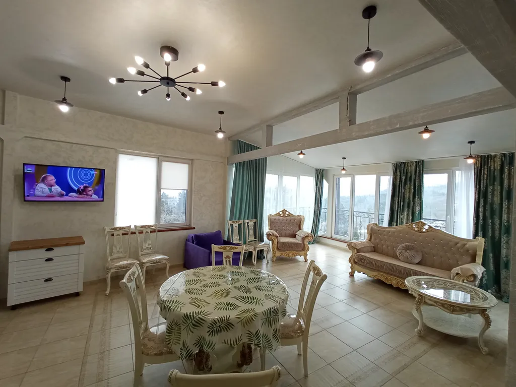 Уютная квартира с балконом Венеция Большая 3.1