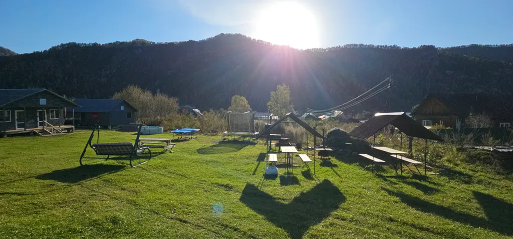 Домик с видом на горы 3