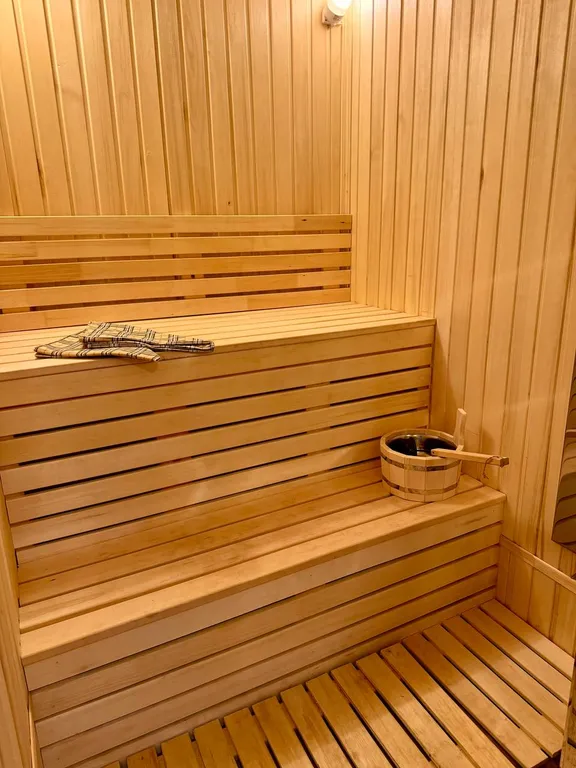 Дом в елях с финской сауной