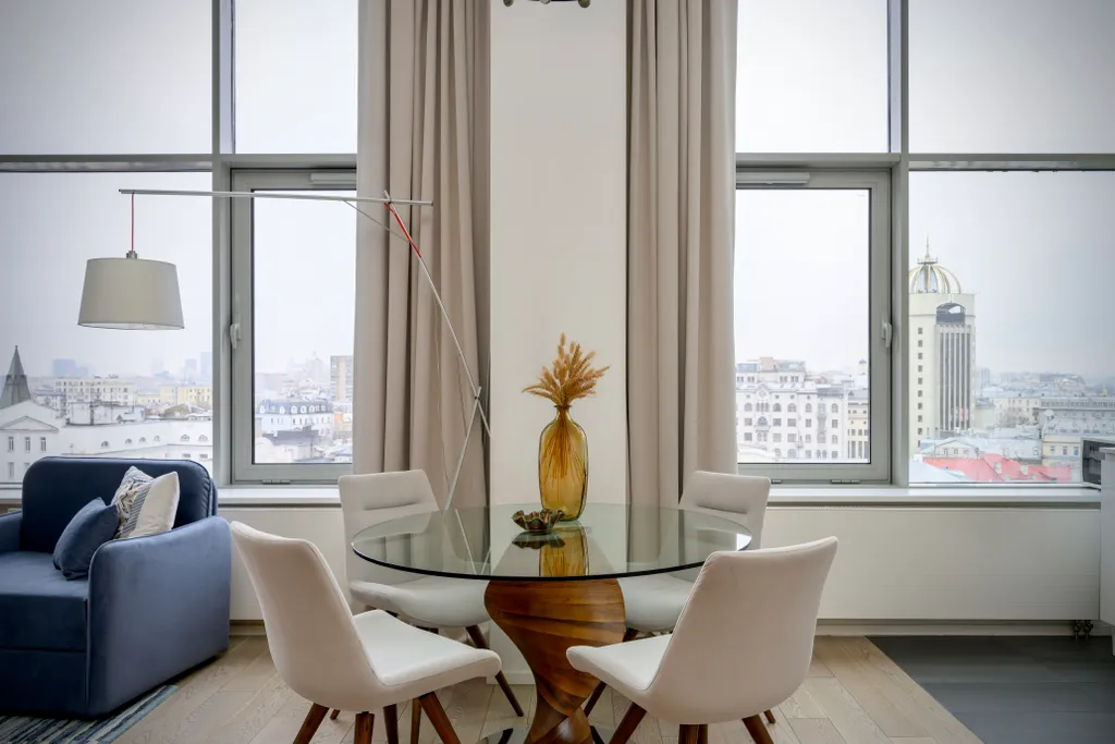 Стильный видовой апартамент в центре