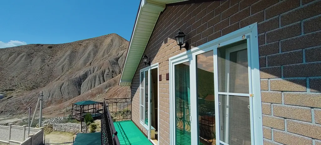 Апартаменты с балконами и панорамным видом на море и горы