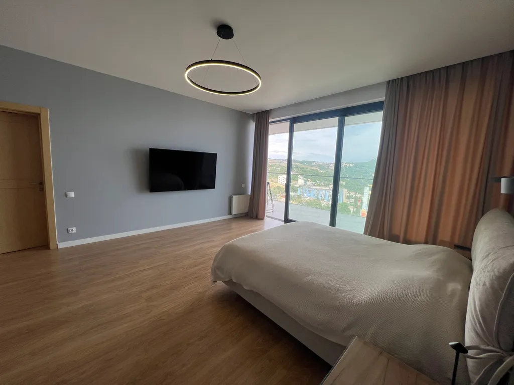 Однокомнатная комнатная с видом на море