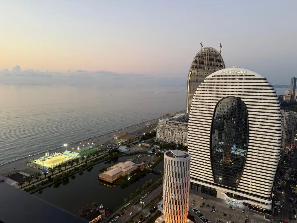 Апартаменты orbi city d1, 39 этаж, с видом на море и старый батуми