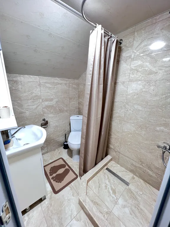 Уютный гостевой дом с видом на город и море