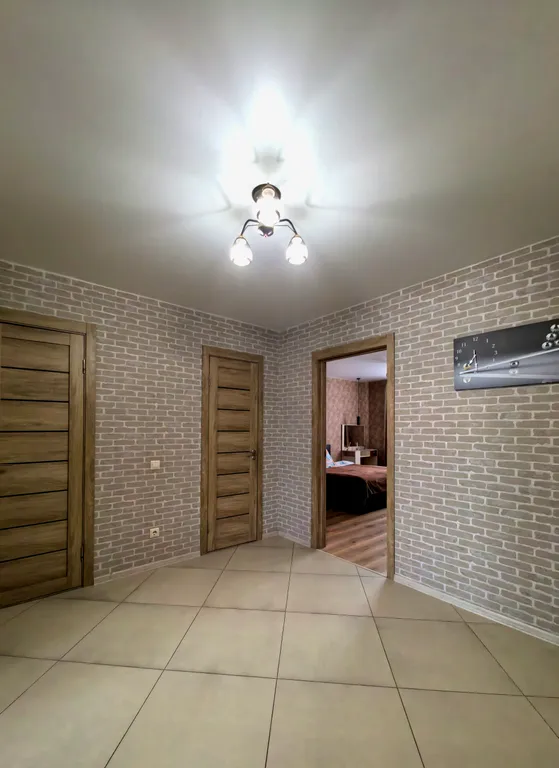 Уютная двухкомнатная квартира с дизайнерским ремонтом