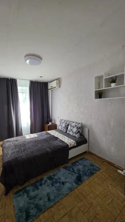 Рядом госпиталь. Хороший вариант и для командированных