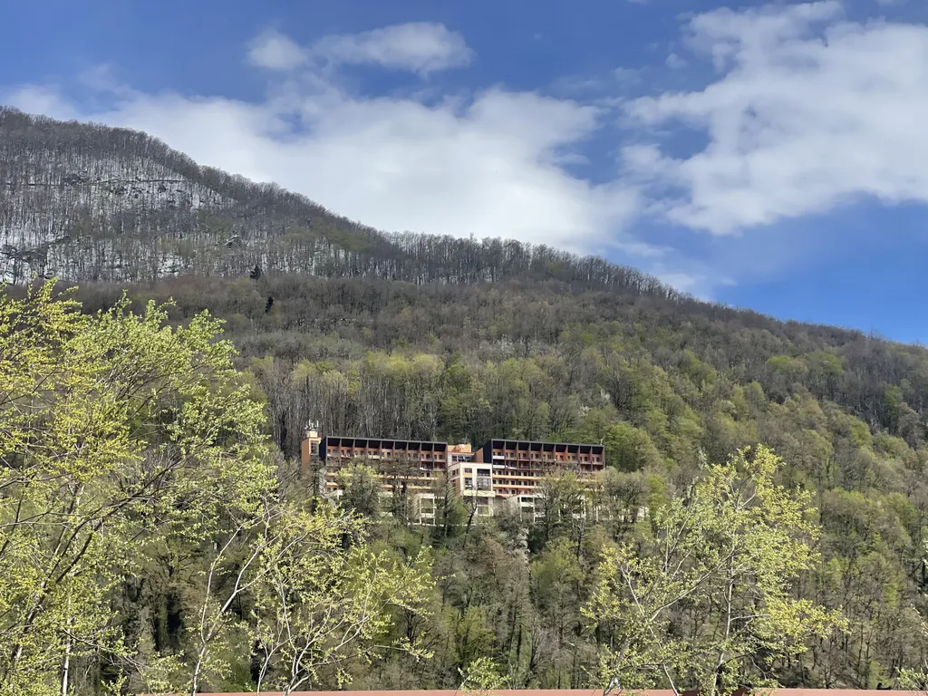 Апартамент райдера с видом на горы