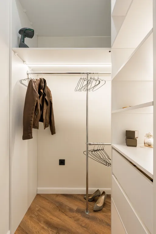 Сталинка после ремонта с видом на главный проспект и закаты