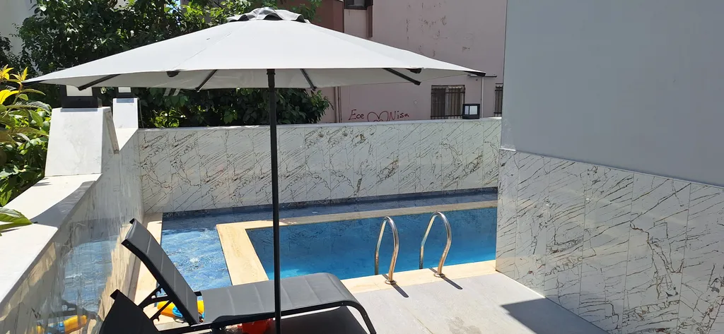 Новая уютная квартира в центре города, на пляже Клеопатра, с бассейном