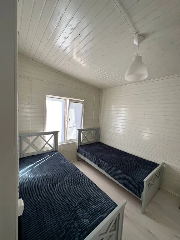 Домик на берегу моря