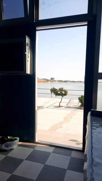 Эллинг на самом берегу Азовского моря