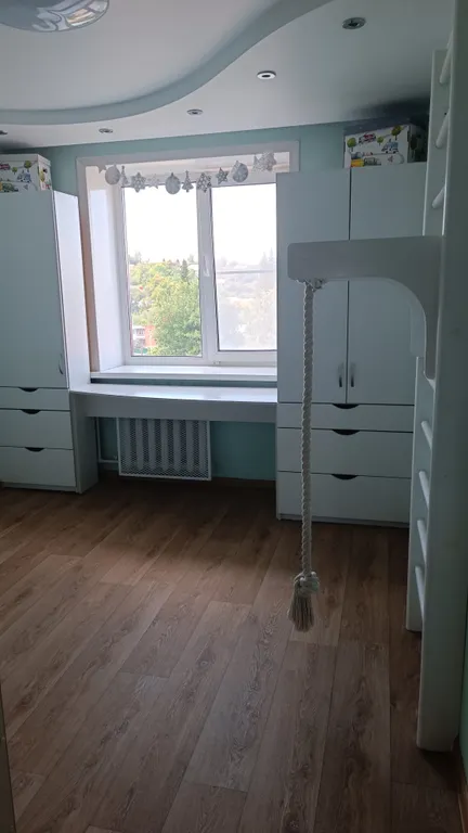 Уютная двухкомнатная квартира семейного типа в центре Белокурихи