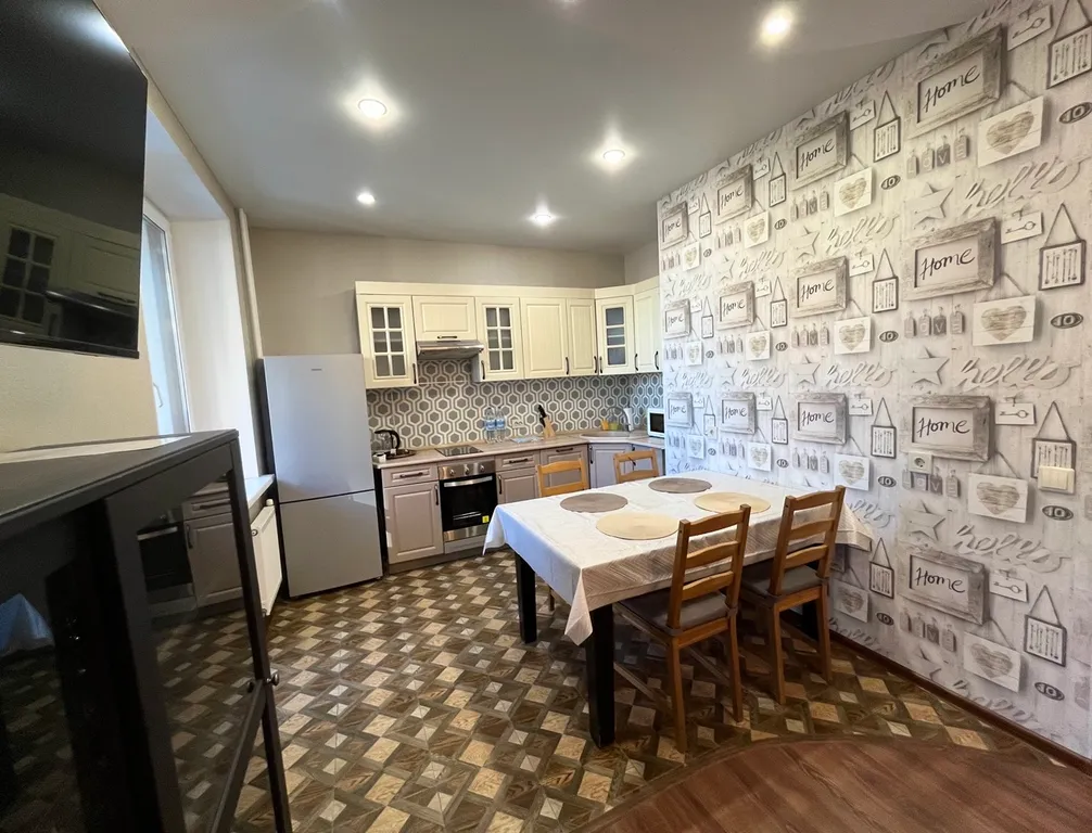 Видовая квартира в шаге от ТЦ Сити-Молл и горячих источников