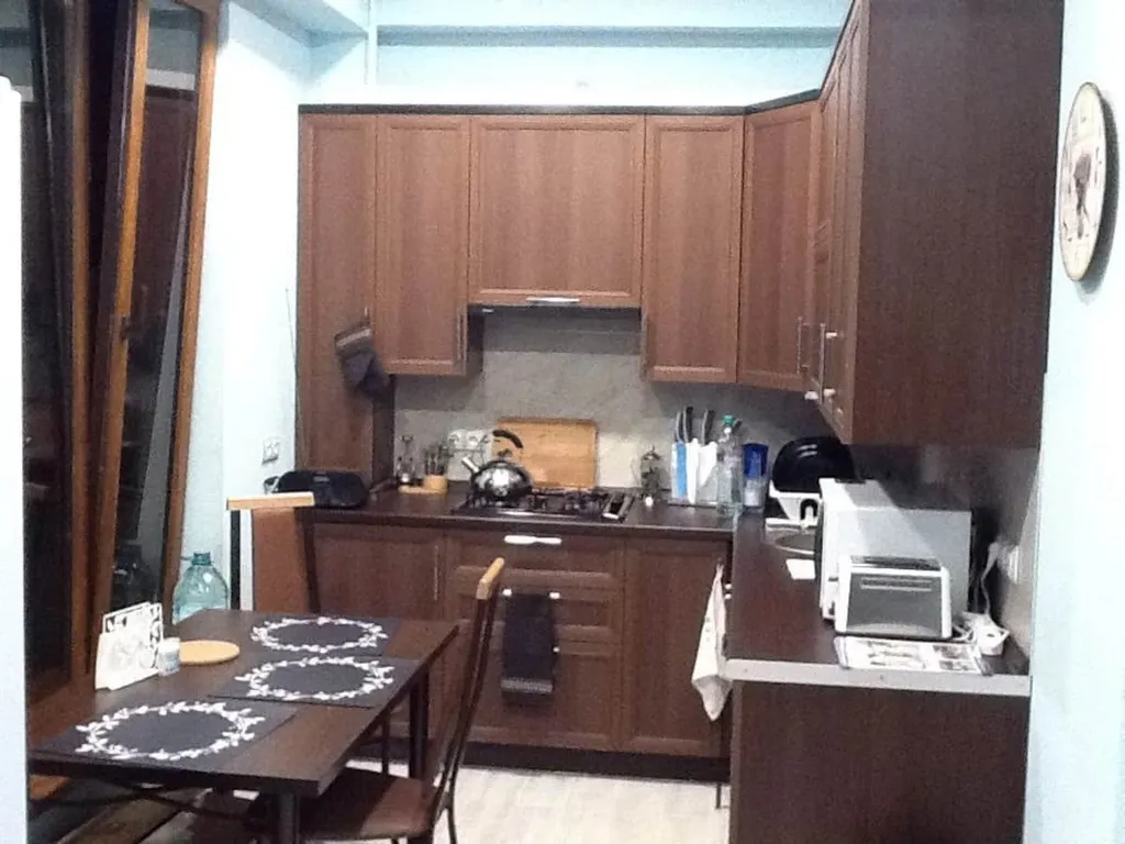 Панорамная студия с потрясающим видом на горы в центре красной поляны