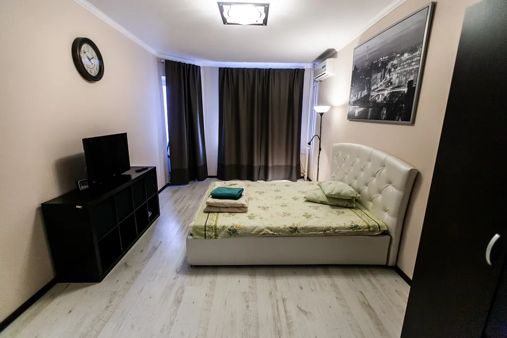 Просторная 1-комнатная квартира напротив ТЦ Обними - Курчатова 72