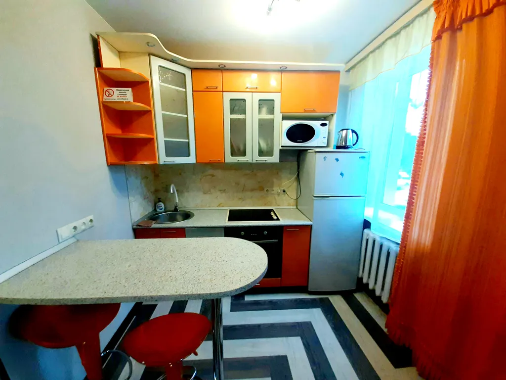 Квартира с балконом рядом с Аэропортом, 15 мин до моря и казино