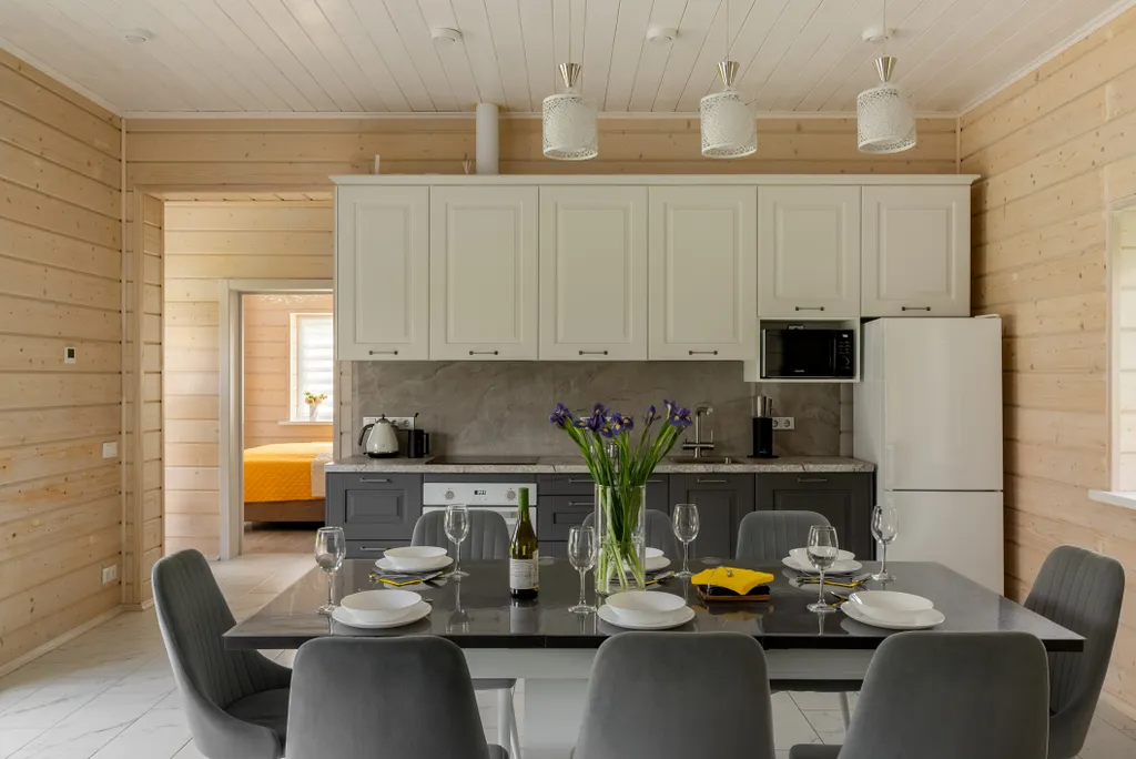 Уютный новый коттедж у озера