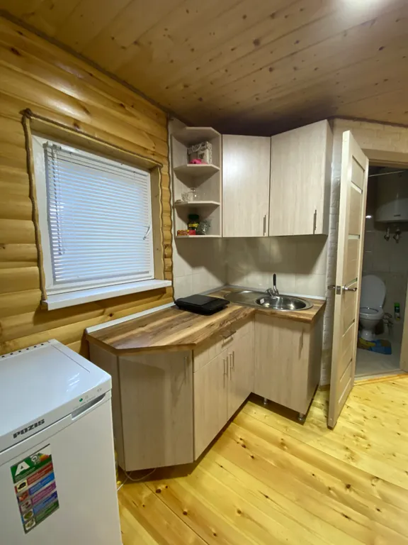 Уютный домик в сосновом лесу